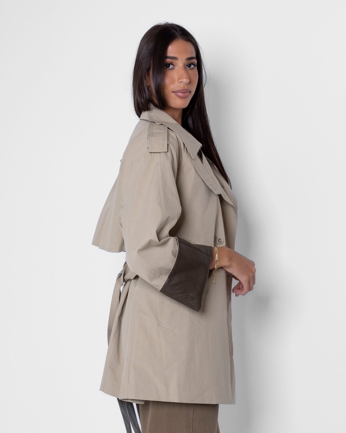 Short Trench with Contrast Fold