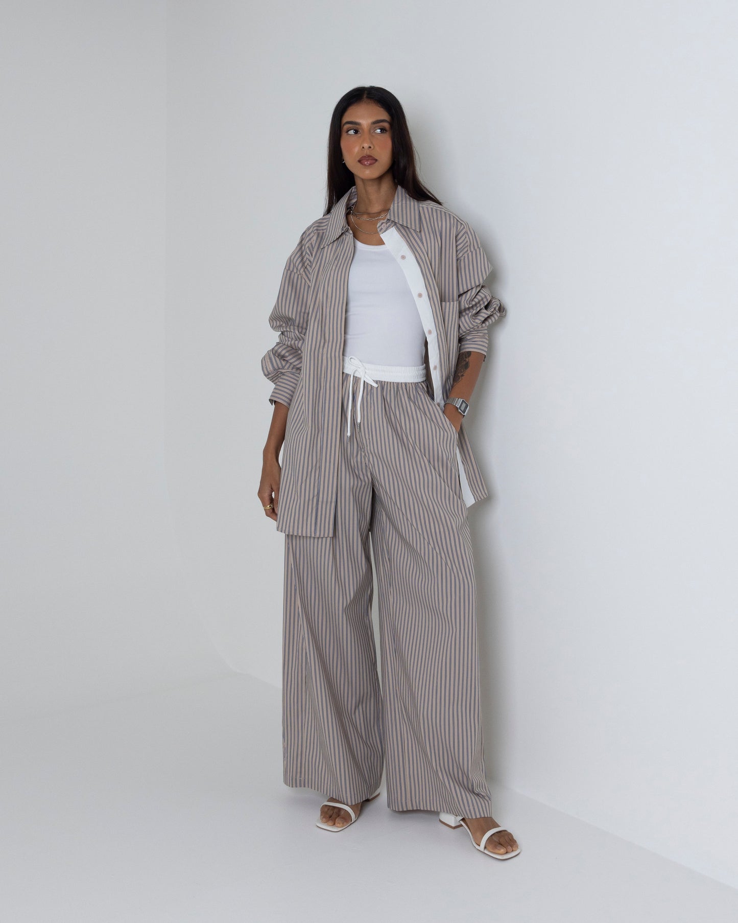 Breezy Lines Set in Beige