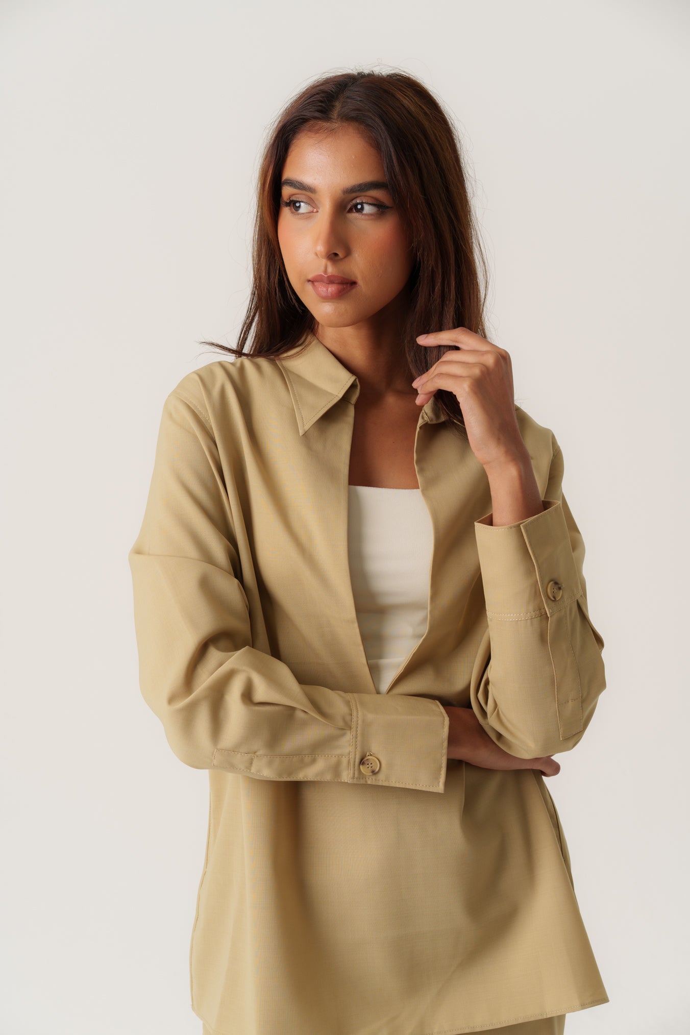 Beige Open Collar Set