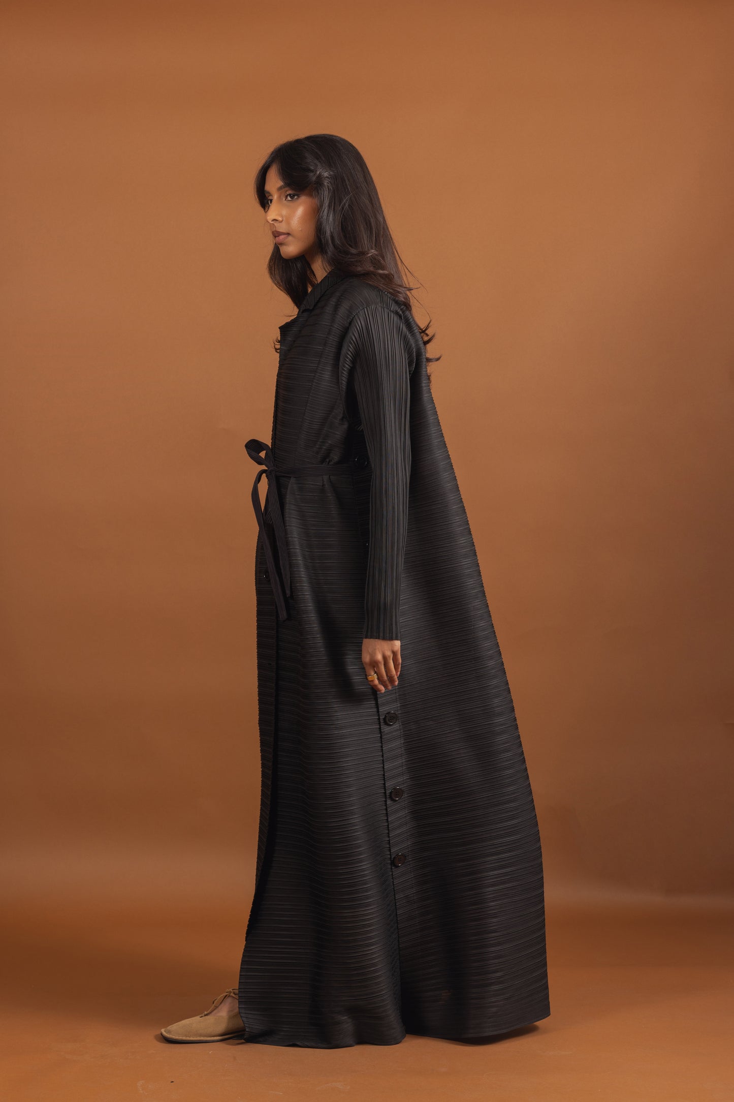 Pleats Abaya with Side Buttons