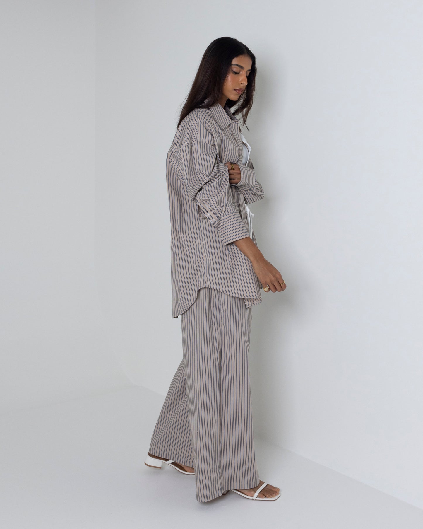Breezy Lines Set in Beige