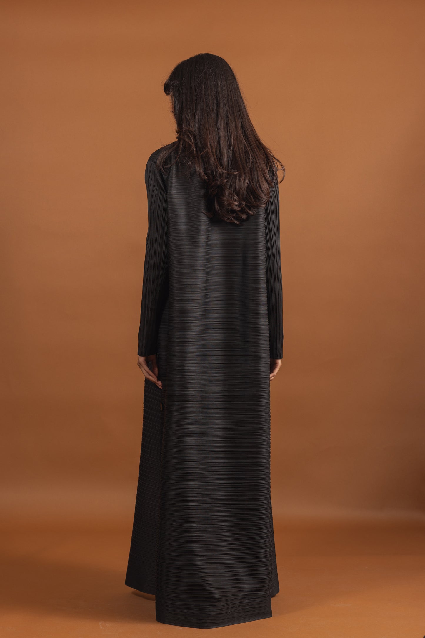 Pleats Abaya with Side Buttons