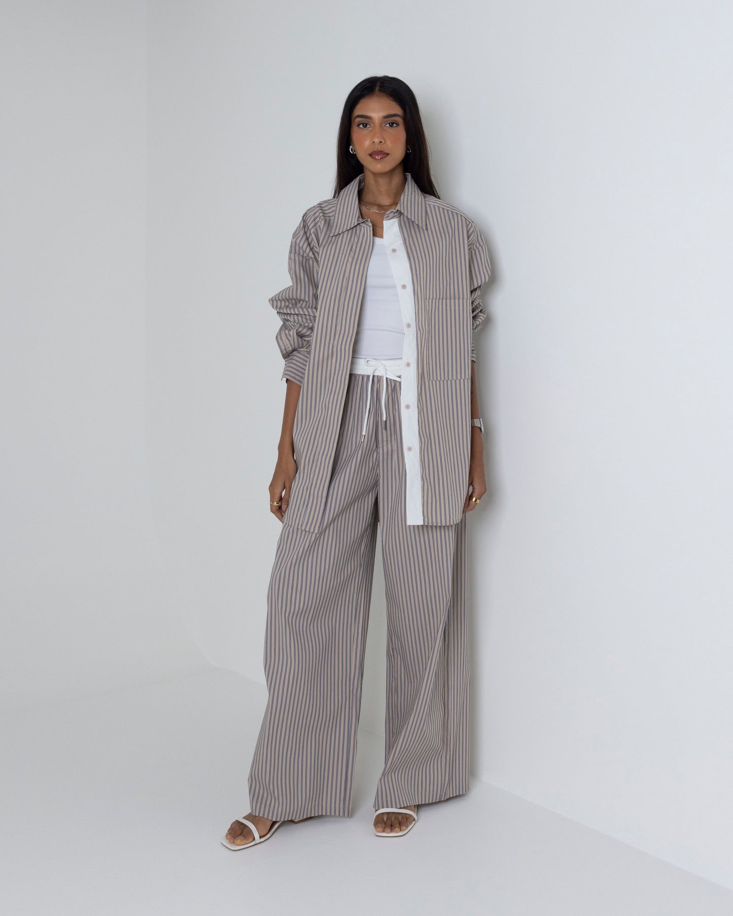Breezy Lines Set in Beige