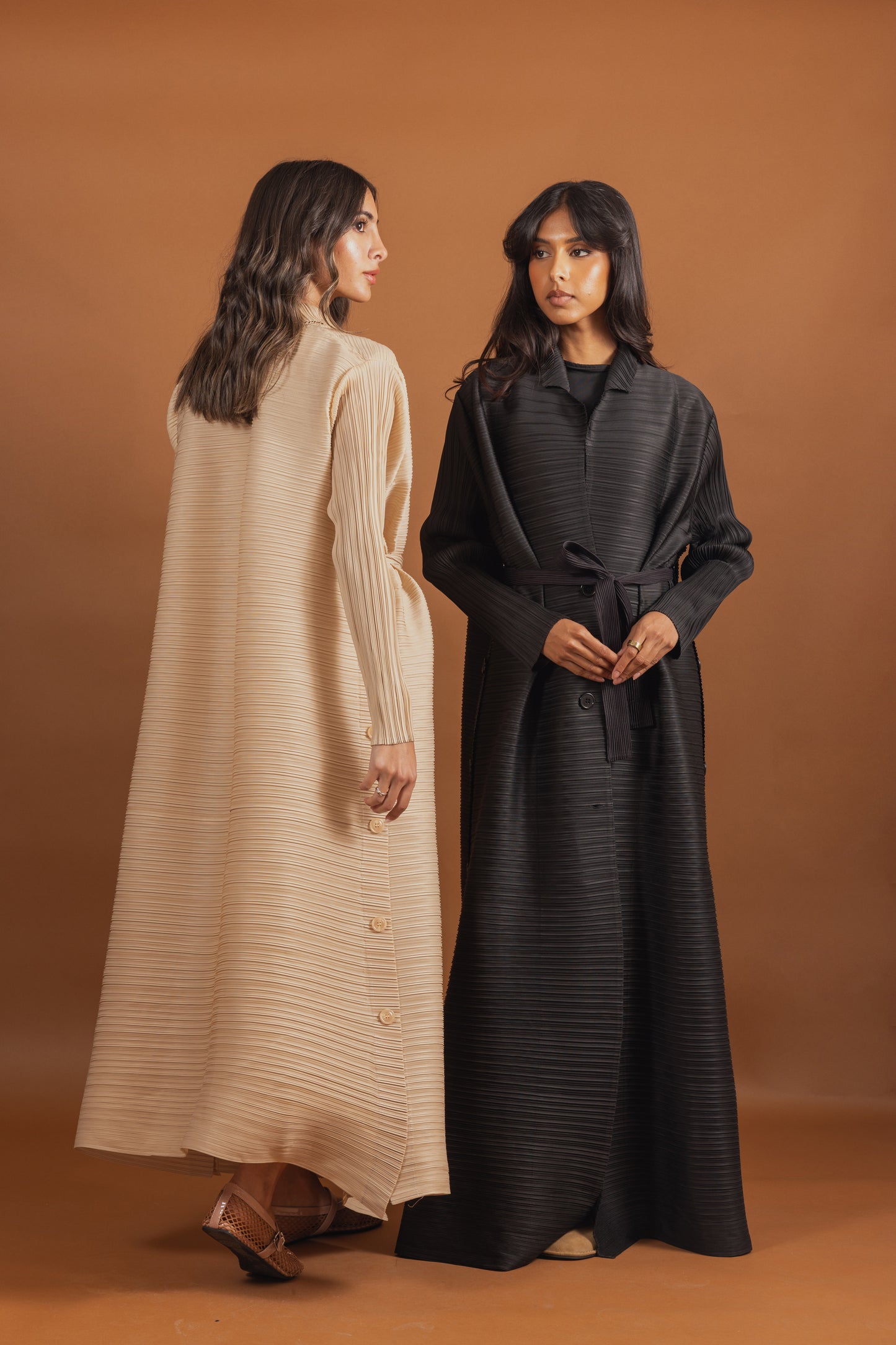Pleats Abaya with Side Buttons