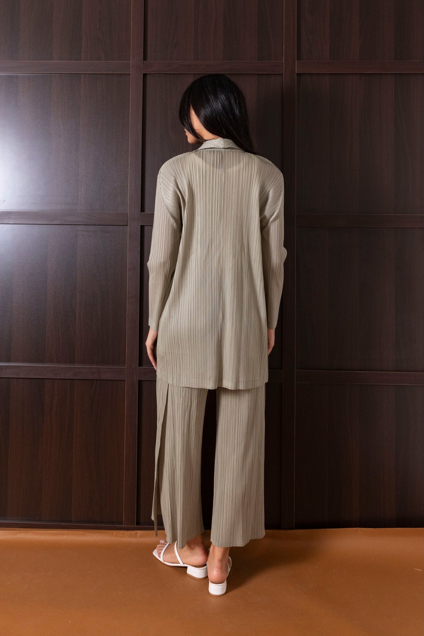 Light Taupe Pleated Set