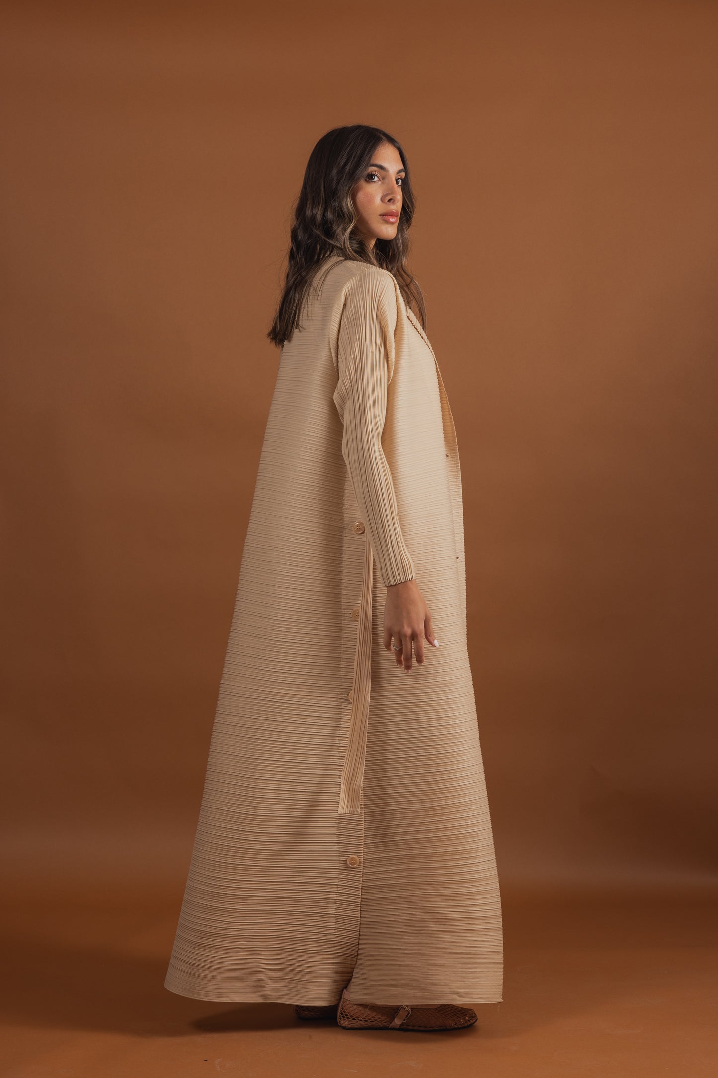 Pleats Abaya with Side Buttons